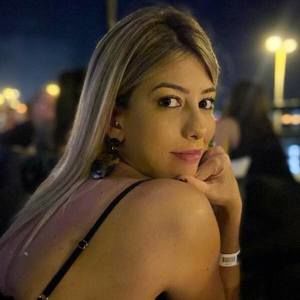 Meet your Posher, Gabriela